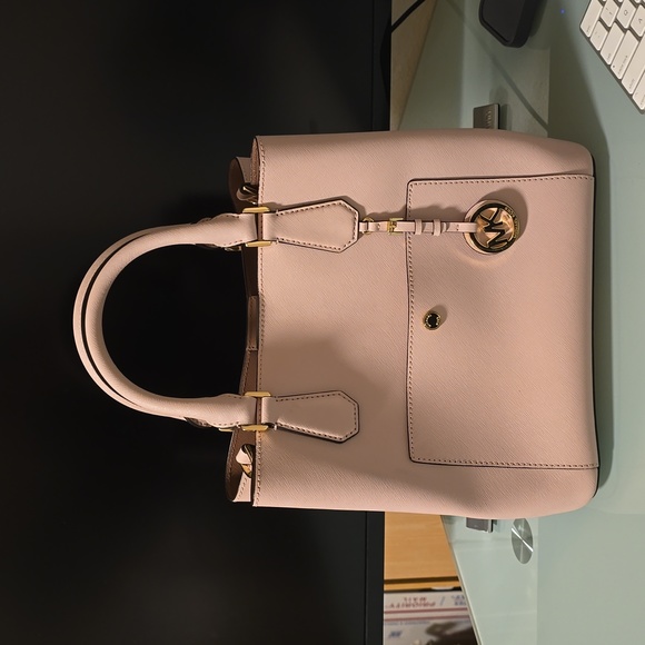 Michael Kors Bag with Crossbody Strap - Picture 2 of 10
